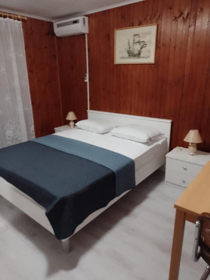 Apartments Petkovic Кучище Екстериор снимка